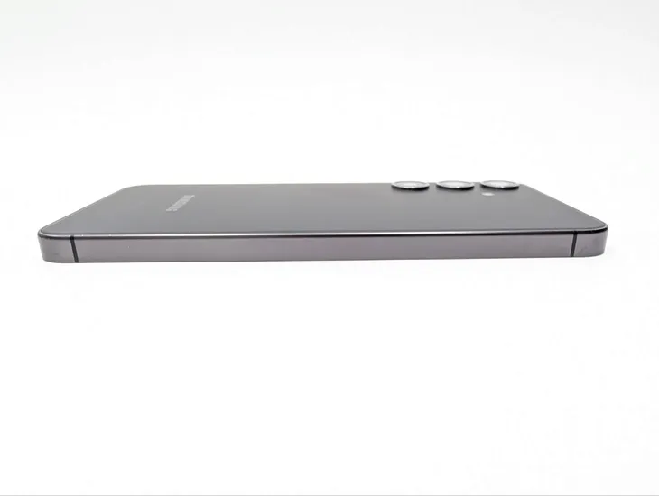 samsung-galaxy-s24-plus-256gb-czarny-material-aluminium