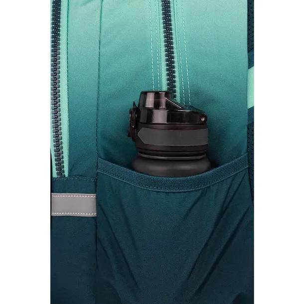 plecak-mlodziezowy-coolpack-factor-x-gradient-blue-lagoon-cechy-dodatkowe-elementy-odblaskowe-kieszen-na-laptopa-lub-tablet-kieszen-na-napoje-regulowany-pasek