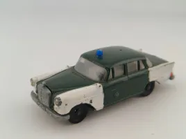 v250-siku-mercedes-190d