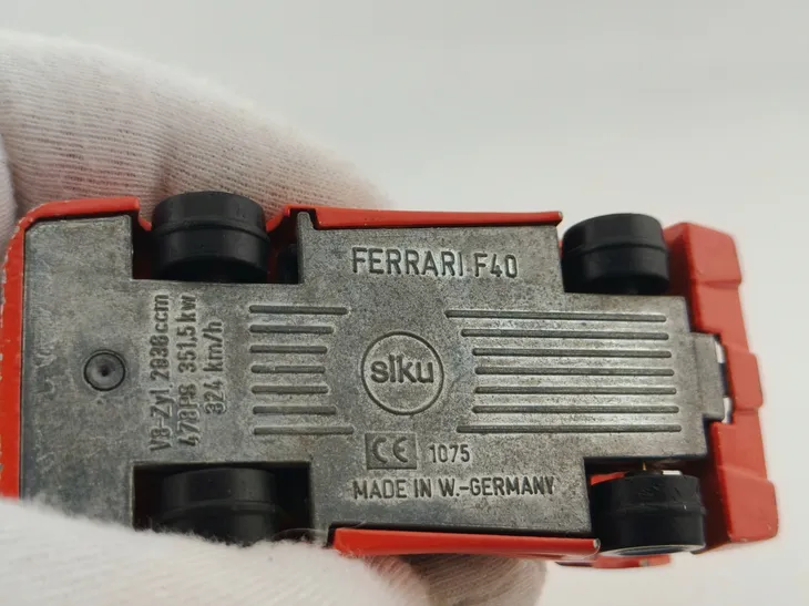 siku-ferrari-f40-marka-siku