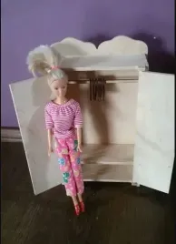 mebelki-dla-lalki-barbie-szafa-12-wieszak-drewno