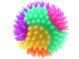 gumowa-kolorowa-swiecaca-pilka-dla-dzieci-jezyk-z-kolcami-6-cm-swieci
