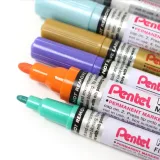 marker-olejny-perlowy-czerwony-pentel-kolor-czerwony