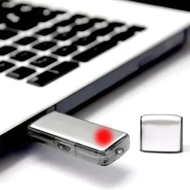 dyktafon-cyfrowy-usb-8-gb-z-aktywacja-glosowa