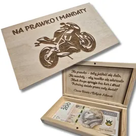 drewniana-skrzynka-na-pieniadze-na-prawko-i-mandaty-prezent-urodziny-motor
