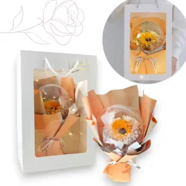 flower-box-bukiet-zapachowych-kwiatow-mydlanych-w-torebce-led-kula-prezent