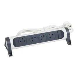 przedluzacz-premium-obrotowy-4x2p-z-z-przewodem-3-0-metra-3x1-5-mm2-bi