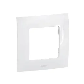 legrand-niloe-bialy-ramka-1-krotna-nilo3-nowe-niloe