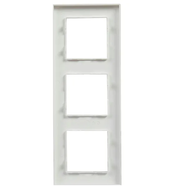 ramka-3-krotna-niloe-step-bialy-legrand-seria-niloe-step