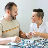 puzzle-2000-wiejska-chatka-trefl-27122-stan-nowy