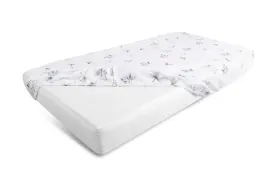 przescieradlo-bawelniane-z-gumka-70x140x10-biale-liscie-wazki-babymatex