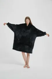 kocobluza-hoodie-czarna-z-kapturem-i-duza-kieszenia-uniwersalna