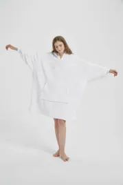 kocobluza-hoodie-biala-z-kapturem-i-duza-kieszenia-uniwersalna