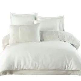 posciel-satynowa-220x200-z-gipiura-biala-jednobarwna-w-pudelku-guipure