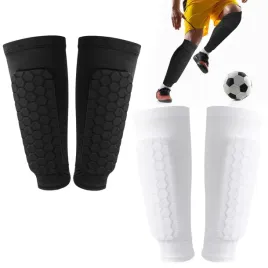 ochraniacze-pilkarskie-piszczeli-dla-doroslych-ochrona-nogi-futbol-zestaw