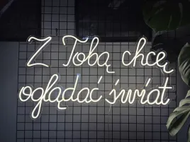 neon-led-z-toba-chce-ogladac-swiat-100x50cm
