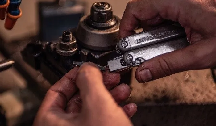 multitool-leatherman-18-w-1-dlugosc-po-zlozeniu-10-cm