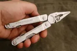 multitool-leatherman-rebar-17w1-831557-narzedzia-miarka-otwieracz-do-kapsli-otwieracz-do-puszek-pila-pilnik-przecinak-sciagacz-do-izolacji-srubokret-krzyzakowy-srubokret-plaski-szpikulec-szydlo