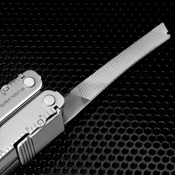 multitool-leatherman-19-w-1-material-narzedzi-stal
