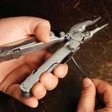 multitool-leatherman-19-w-1-dlugosc-po-zlozeniu-11-5-cm