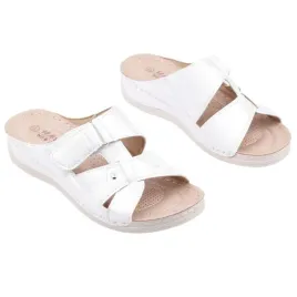 srebrne-klapki-damskie-na-platformie-buty-wsuwane-na-obcasie-4cm-wygodne