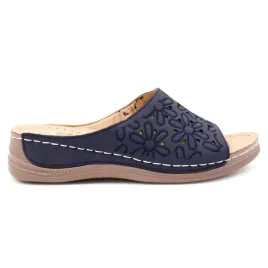 granatowe-klapki-damskie-azurowe-na-platformie-buty-wsuwane-wkl-ekoskora