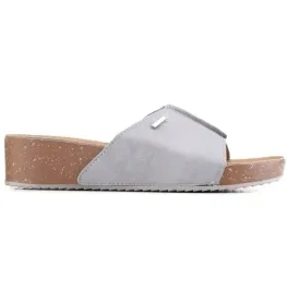 szare-klapki-damskie-na-platformie-buty-wsuwane-koturny-wkl-ekoskora