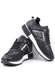 czarne-buty-sportowe-damskie-sneakersy-plaskie-zwiazane-dla-kazdej-wygodne