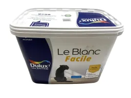 biala-farba-matowa-do-wnetrz-dulux-le-blanc-facile