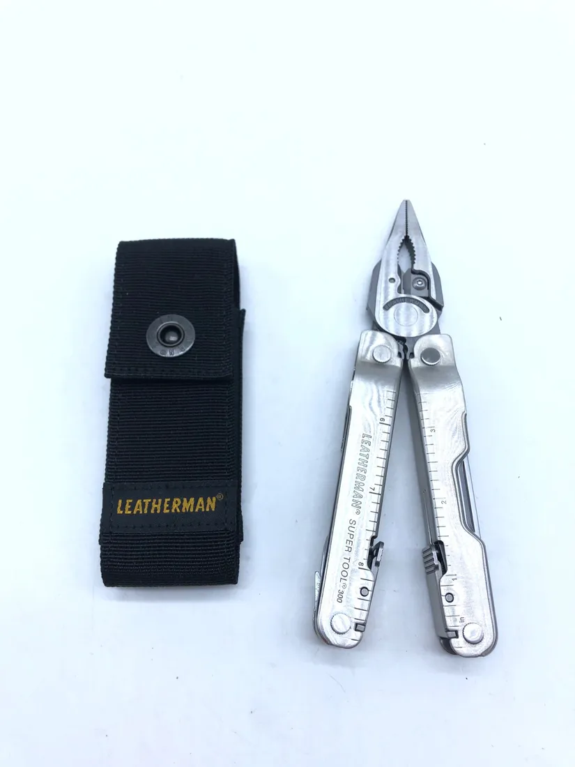 multitool-leatherman-831148-super-tool-300-19-w-1-narzedzi