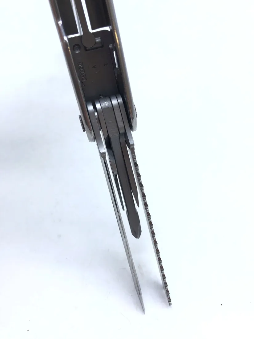 multitool-leatherman-831148-super-tool-300-19-w-1-narzedzi