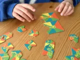 kolineo-junior-gra-i-ukladanka-logiczna-dla-dzieci-kraina-relacji-plec-chlopcy-dziewczynki