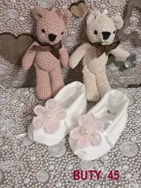 buciki-do-chrztu-dla-dziewczynki-smietankowe-buty-45-74