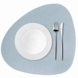 podkladka-na-stol-35x45-skinny-blekitna-pod-talerze