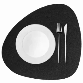 podkladka-na-stol-35x45-skinny-czarna-pod-talerze