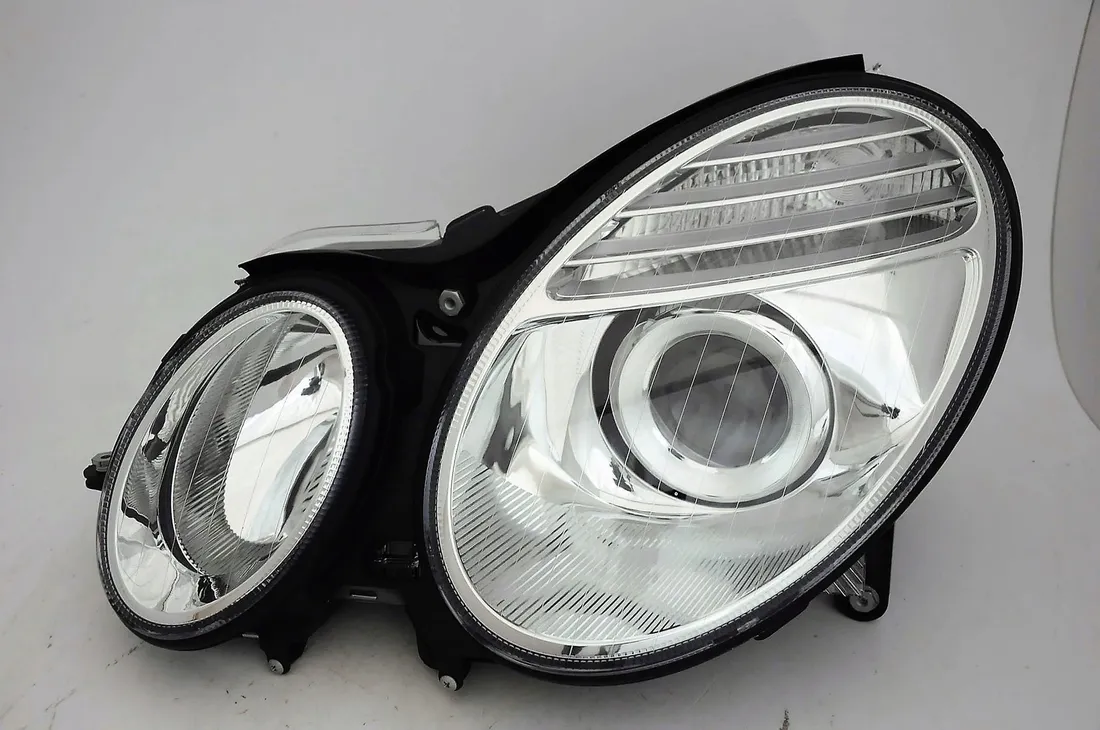 reflektor-mercedes-benz-e-klasa1-06-stan-nowy