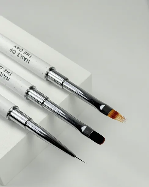 nailsoftheday-brush-professional-liner-8-mm-wlosie-syntetyczne