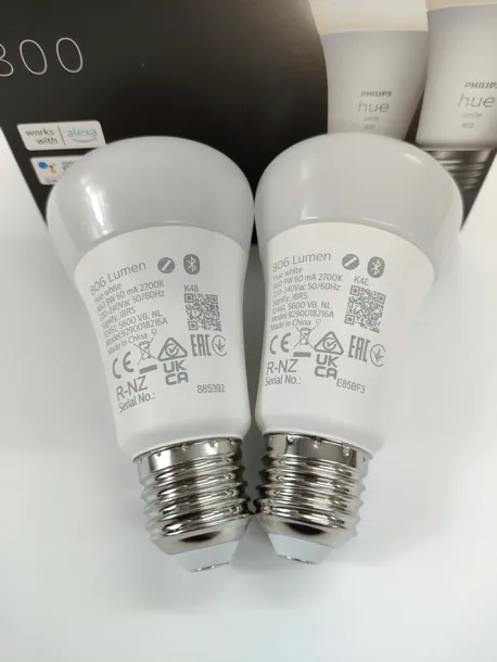 zarowki-led-hue-e27-806-lm-marka-philips-hue