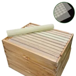 kratka-do-pozyskiwania-propolisu-kratka-propolisowa-gietka-pvc-brctech