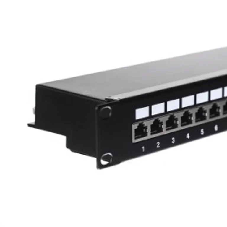 netrack-104-07-panel-krosowniczy-1u
