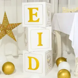 trzy-czesciowe-pudelka-z-nadrukowanymi-literami-eid-dekoracja-ramadan