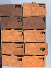zestaw-10-brazowych-etui-na-telefony-mix-marek-oraz-modeli