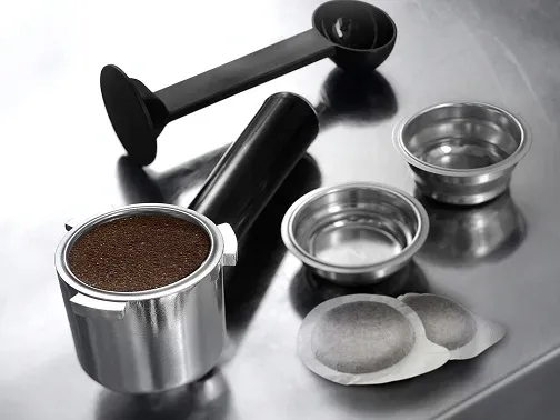 ekspres-kolbowy-de-longhi-ec685-m-waga-z-opakowaniem-6-11-kg