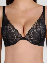 czarny-koronkowy-biustonosz-wonderbra-95e