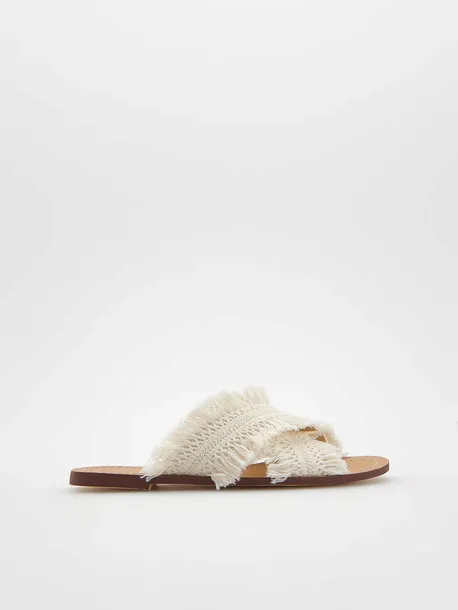 bezowe-klapki-w-stylu-boho-reserved-37-rozmiar-37