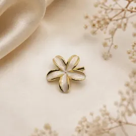 spinka-klamra-do-wlosow-ozdobna-mala-metalowa-kwiatek-plumeria-biala