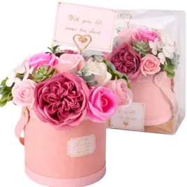 roze-kwiaty-mydlane-bukiet-prezent-imieniny-i-urodziny-flowerbox-na-slub