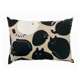 poduszka-ozdobna-bezowy-czarny-wzor-w-koty-35x50-cm-ikea-sandmott