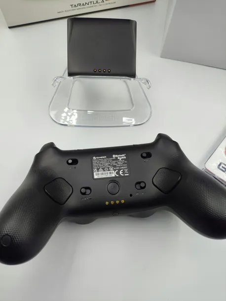 pad-bezprzewodowy-gamesir-tarantula-pro-pc-switch-ios-hall-effect-bundle-zasilanie-usb-akumulatorowe