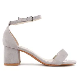 szare-sandalki-damskie-na-slupku-ekoskora-sandaly-na-obcasie-zamszowe-buty
